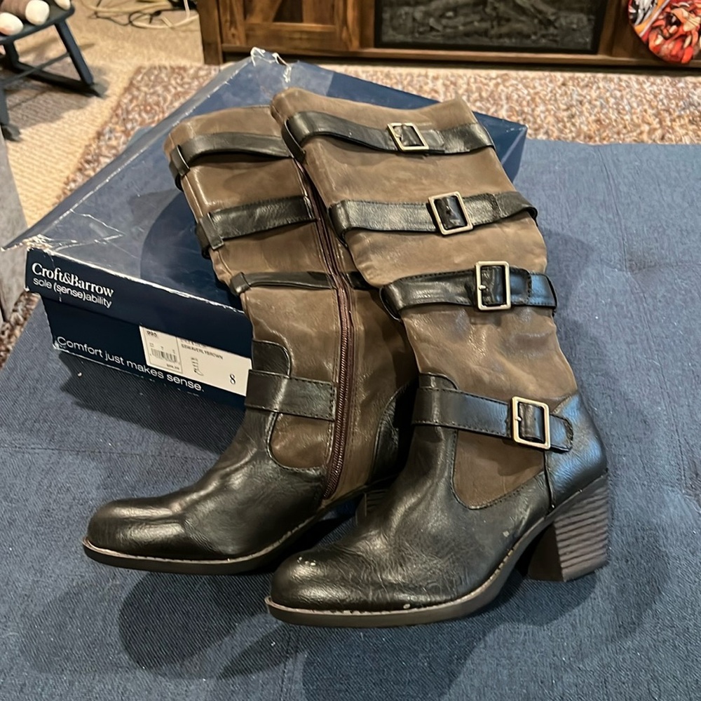 NWT Croft&Barrow brown and black knee high boots with heels (size 8)
